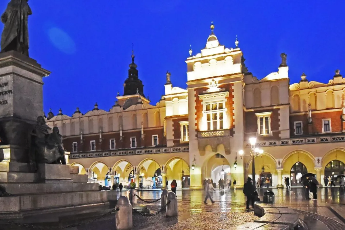 Zdania ws. wprowadzenia nocnej prohibicji w Krakowie są podzielone