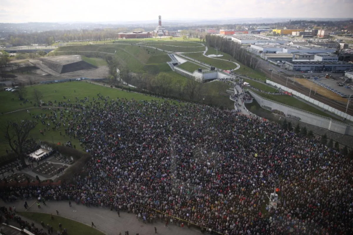 Tysiące wiernych wzięły udział w uroczystościach Święta Miłosierdzia Bożego w Łagiewnikach