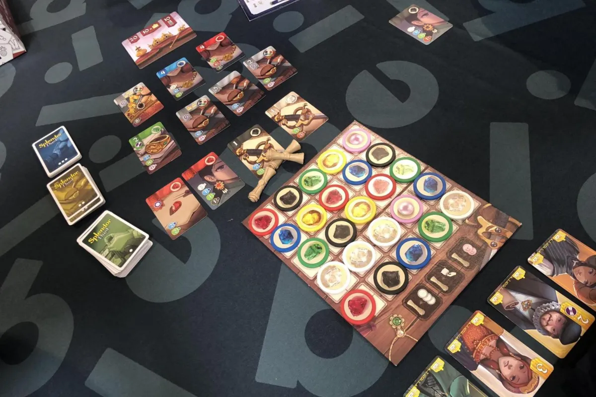 Do Krakowa przyjechali miłośnicy planszówek.  W Hali EXPO trwają właśnie targi Book Game 2023