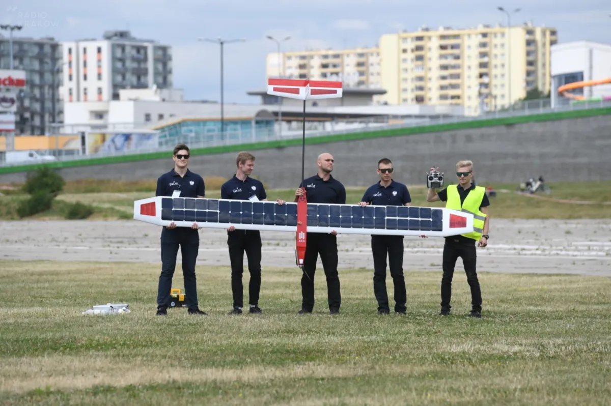 W Krakowie powstał pierwszy studencki samolot solarny