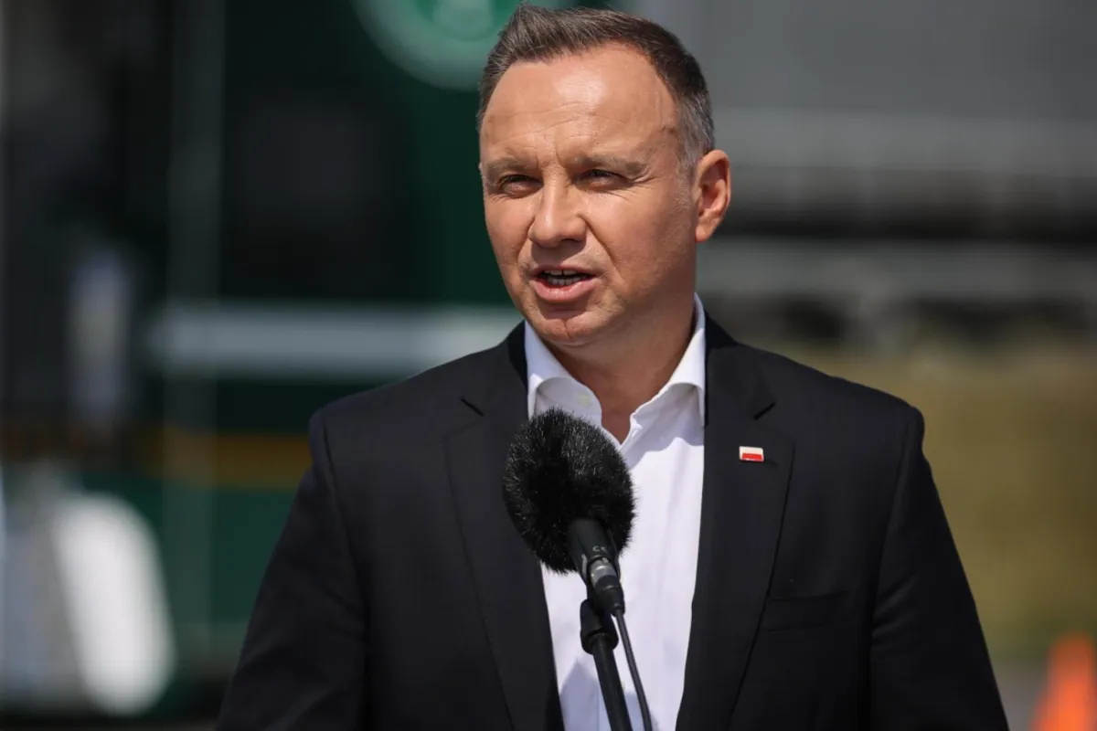 Prezydent: podniesienie bezpieczeństwa na drogach ma fundamentalne znaczenie