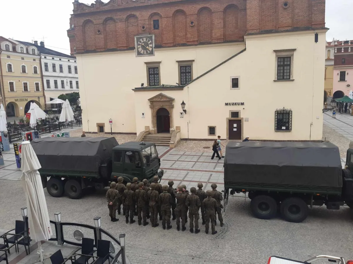 Policjanci z Tarnowa i regionu ćwiczyli ewakuację zbiorów sztuki zgromadzonych w tarnowskim Muzeum Okręgowym