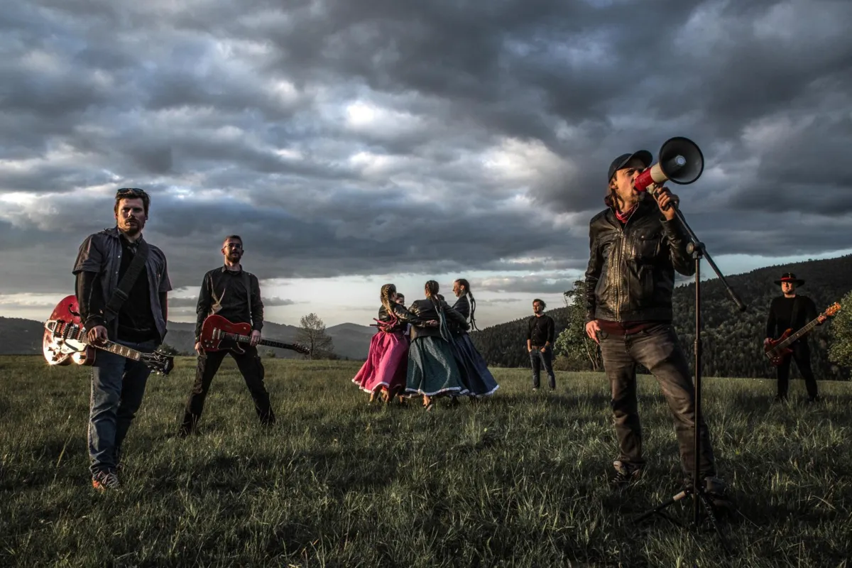 Zderzenie muzyki rockowej z ludowymi tekstami - zespół PotOCK na Letniej scenie Radia Kraków