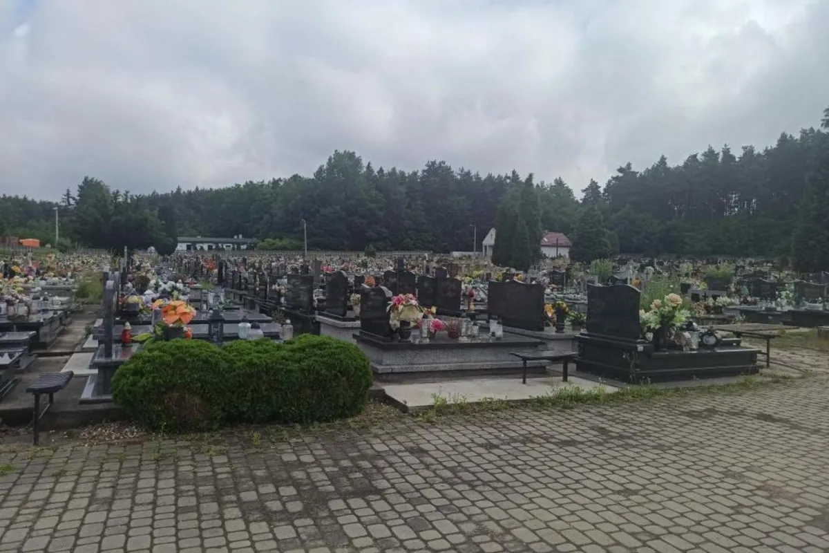 Podpisano umowę na zabezpieczenie cmentarza w Trzebini