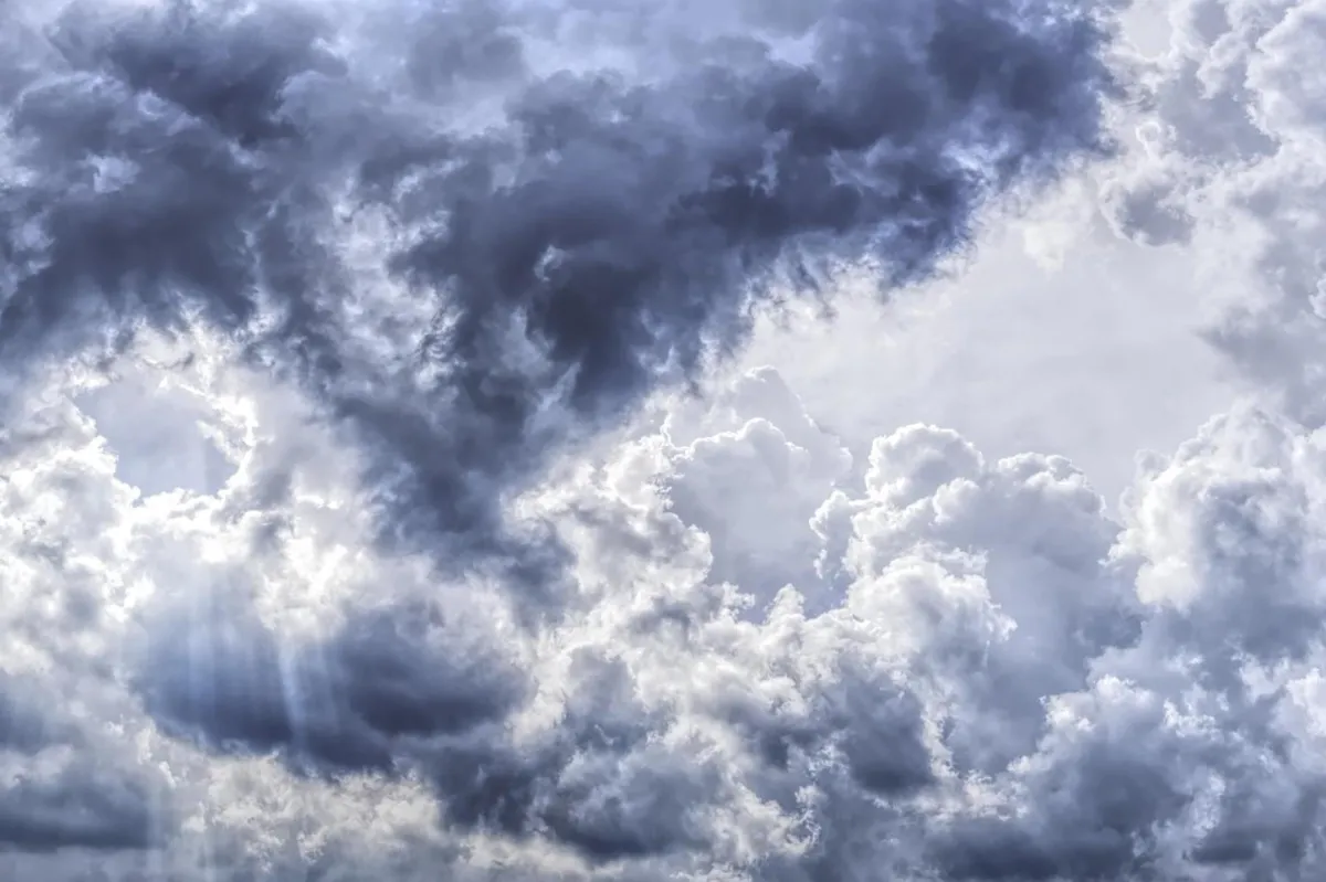 Synoptyk IMGW: w czwartek w części kraju deszcz i burze, upał na wschodzie