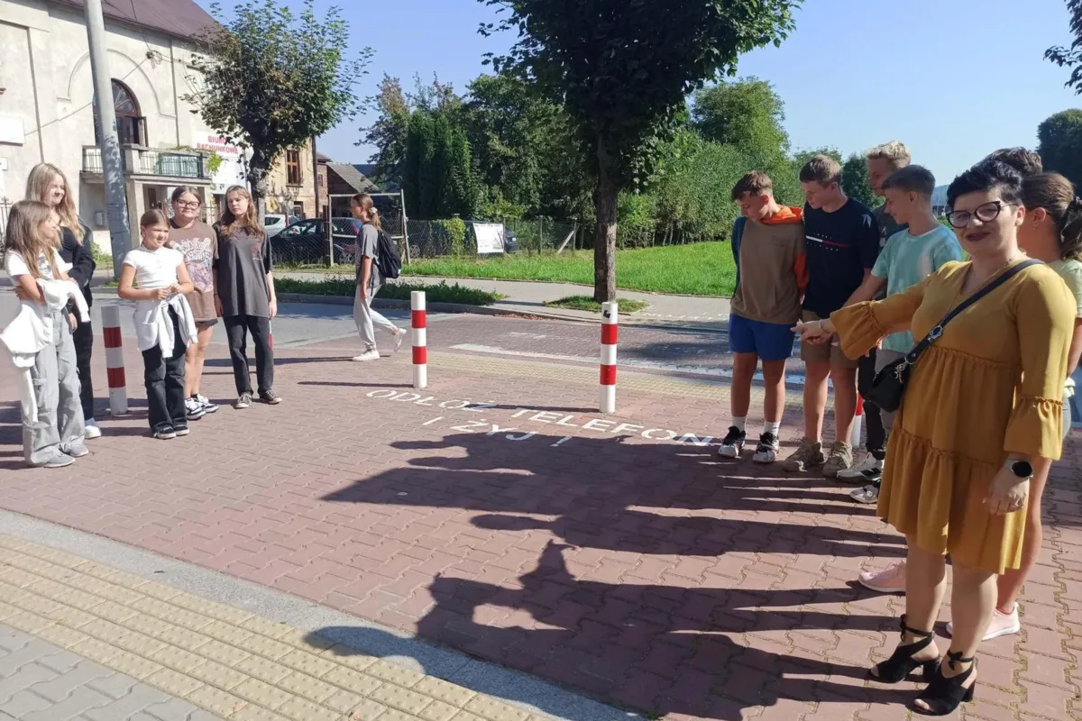 "Odłóż telefon i żyj!" - Wadowice promują uważność na przejściach dla pieszych