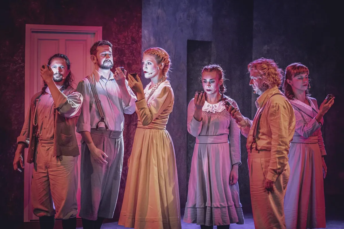 Rozśpiewaną i roztańczoną premierą Teatr Bagatela rozpoczyna 104. sezon artystyczny