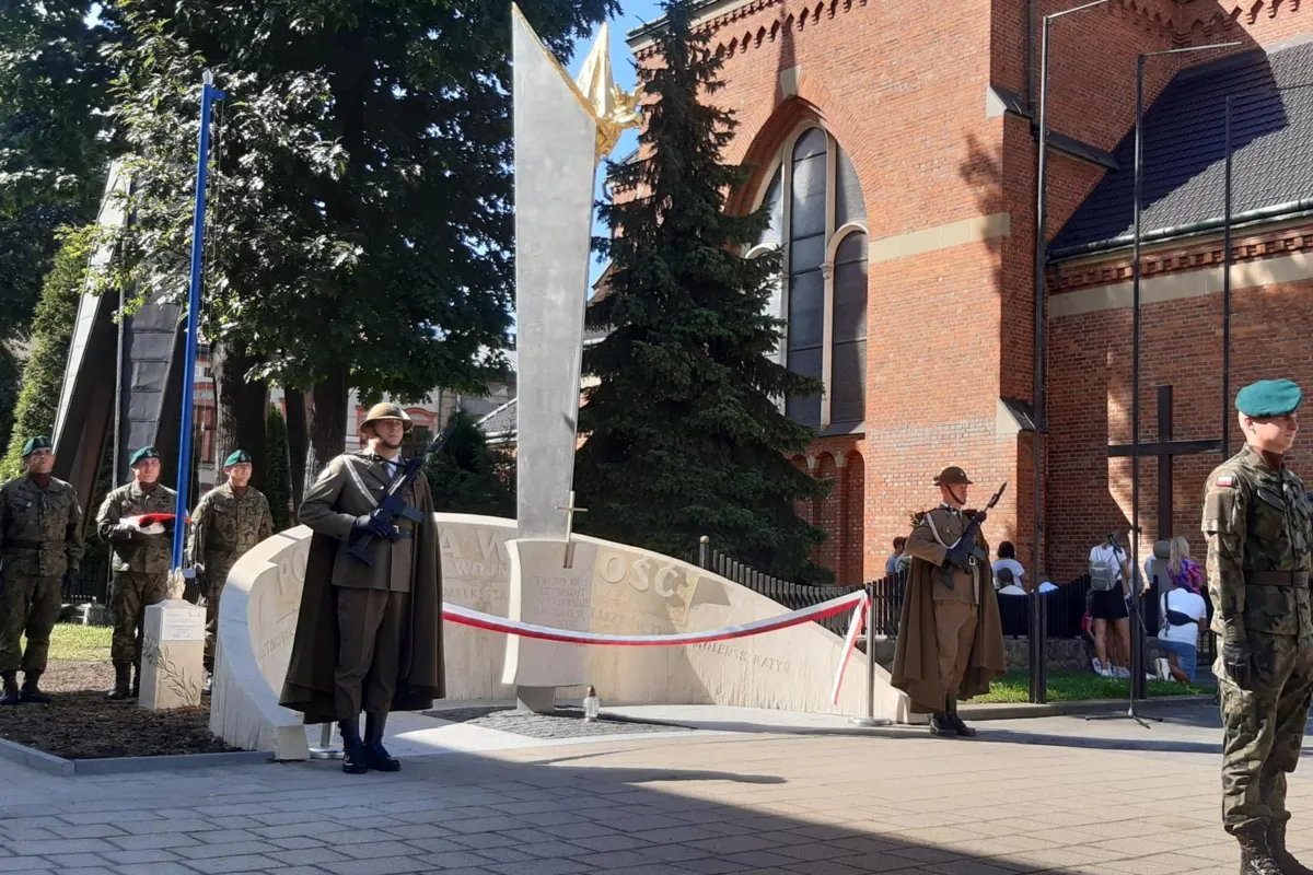 Pomnikiem "Za wolność" sądeczanie uczcili kolejną rocznicę napaści Związku Radzieckiego na Polskę