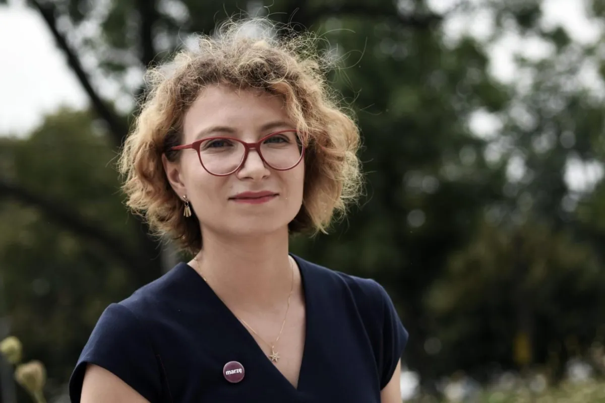 Daria Gosek-Popiołek zamalowała wulgarne, antyukraińskie napisy w Olkuszu
