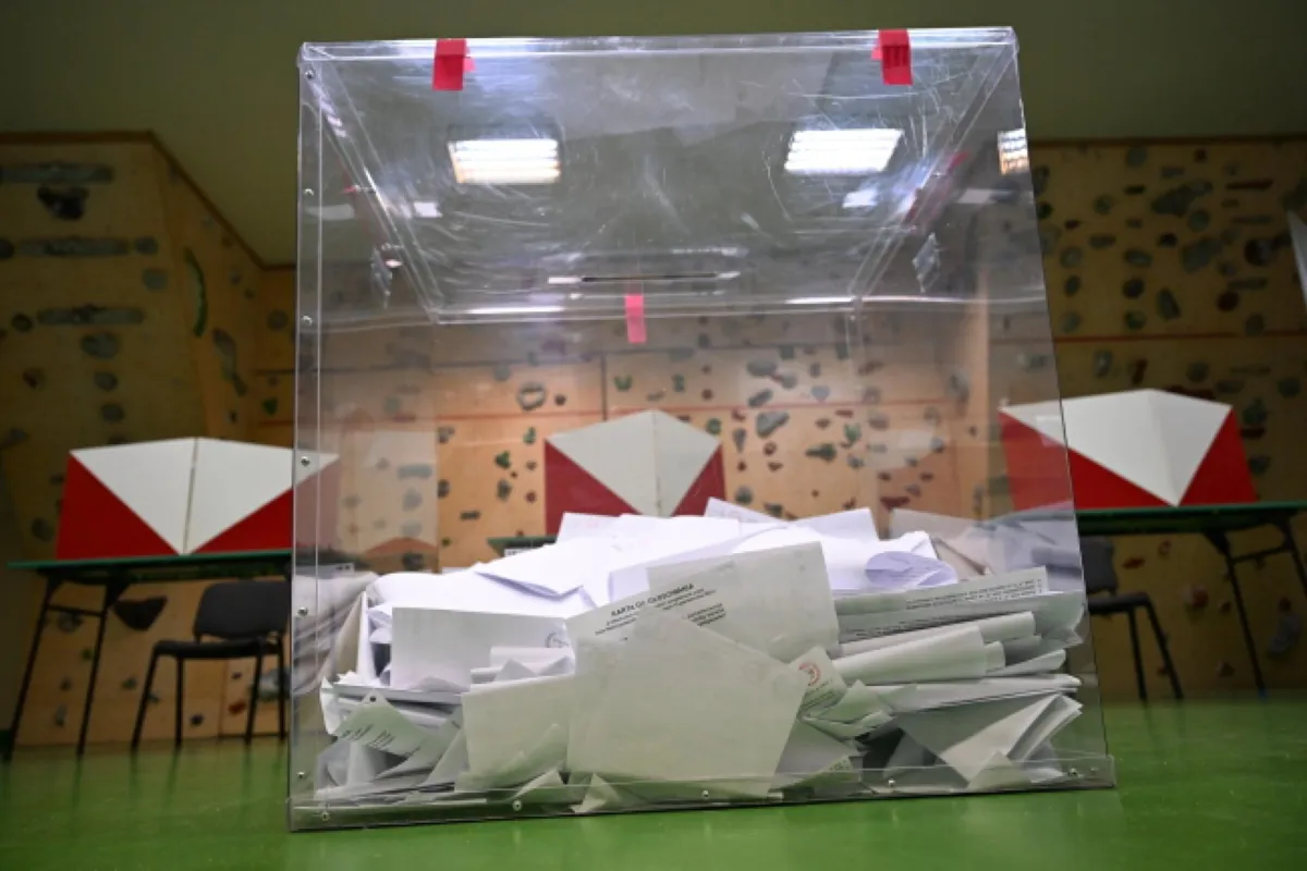 W Urzędzie Miasta Tarnowa wciąż niektóre komisje wyborcze czekają na przyjęcie protokołów z głosowań