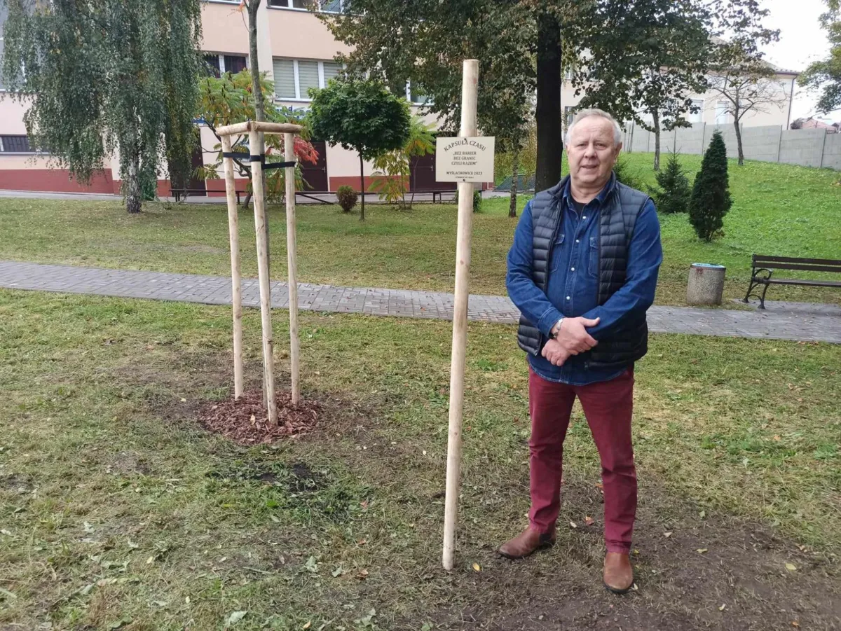 W Myślachowicach w gminie Trzebinia zakopano kapsułę czasu