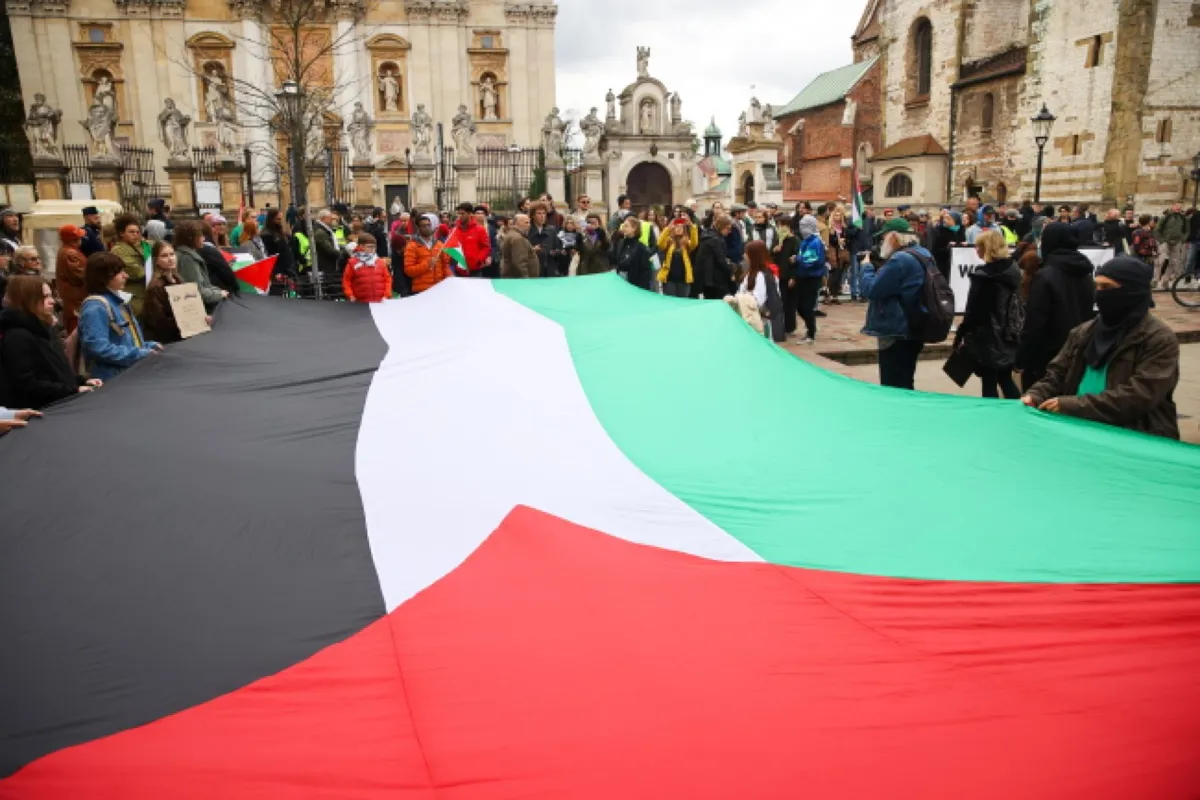 Manifestacja solidarnościowa z ofiarami izraelskiej agresji w Strefie Gazy