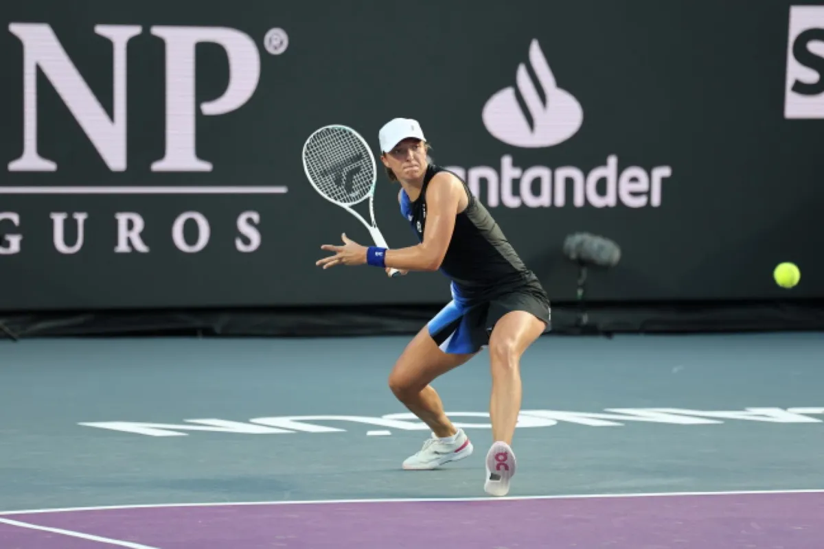 WTA Finals: Iga Świątek zaczęła od wygranej z Vondrousovą