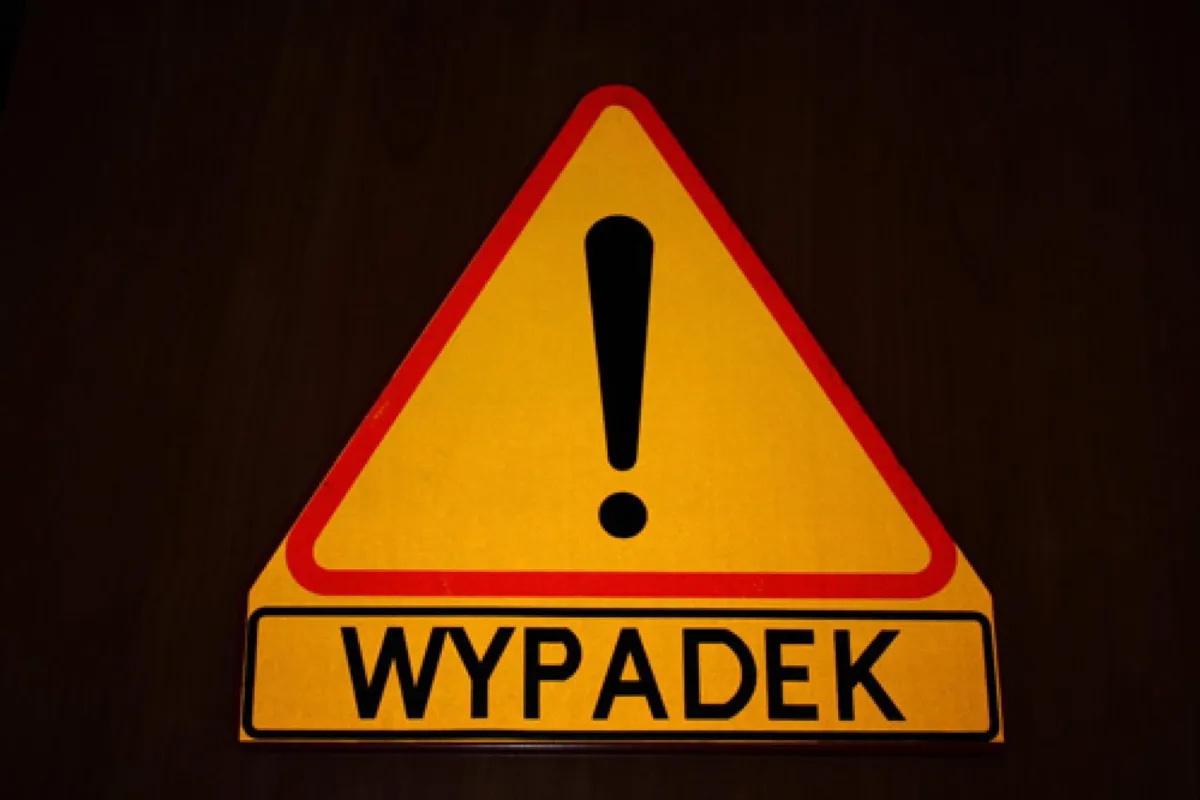18-latek z dwoma promilami i bez uprawnień wsiadł „za kółko” i spowodował wypadek 