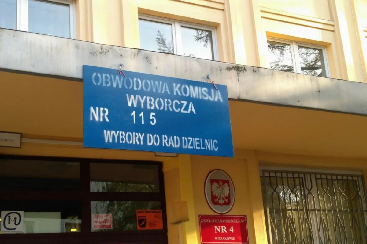 Kraków: w niedzielę mieszkańcy wybierają radnych dzielnic
