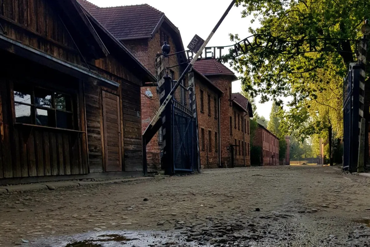 82 lata temu do Auschwitz dotarł pierwszy transport francuskich Żydów