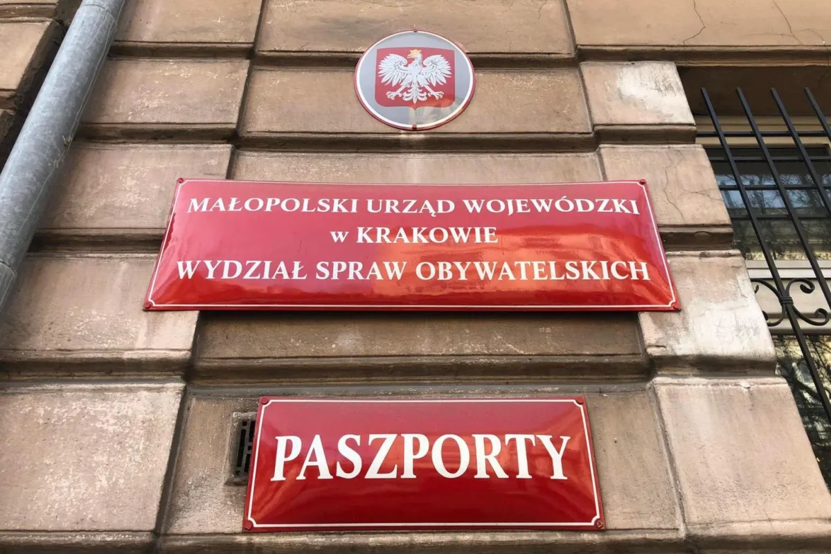 Jak nabywa się obywatelstwo w Polsce? Czym jest prawo krwi i prawo ziemi?