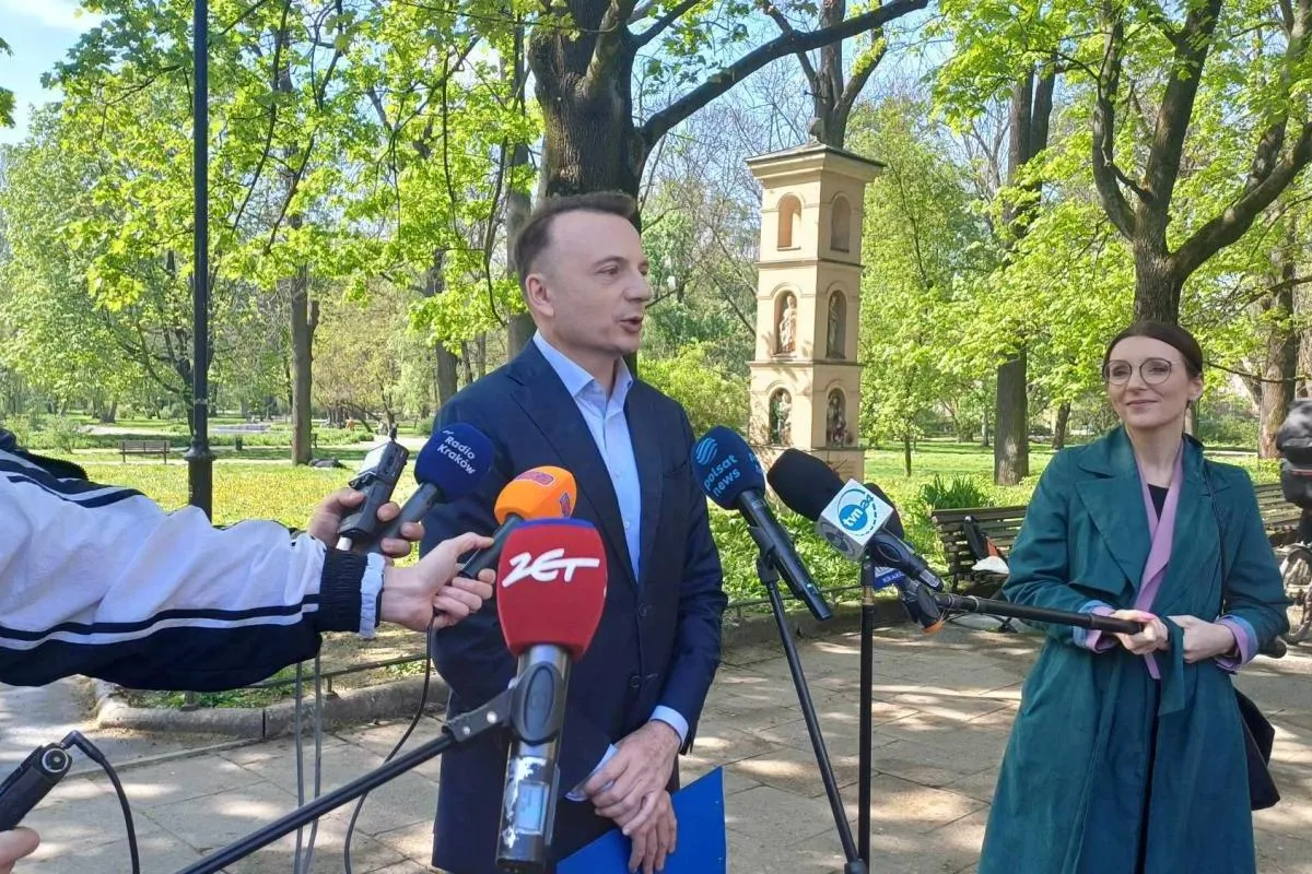 Łukasz Gibała przekazał ojcu udziały w swojej firmie. "Nie mam żadnych zobowiązań"