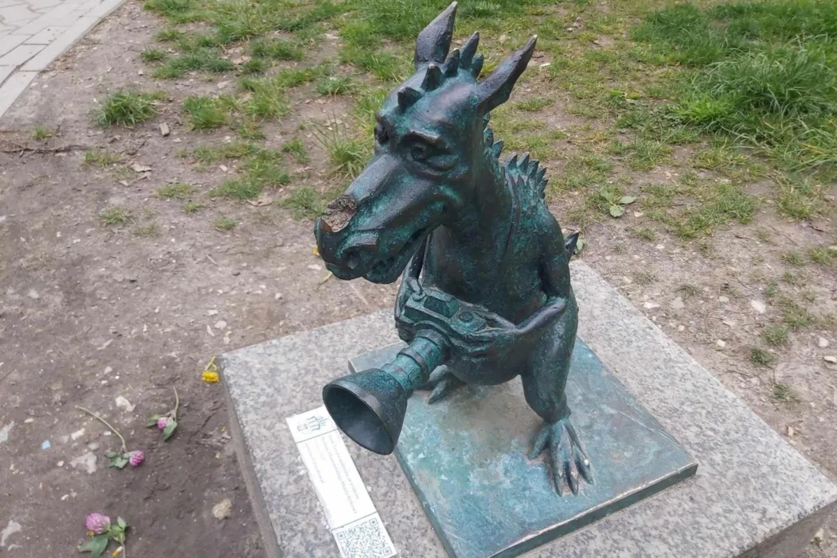 Jesienią w Krakowie pojawią się kolejne figurki smoków. Ważniejsze są jednak... krawężniki