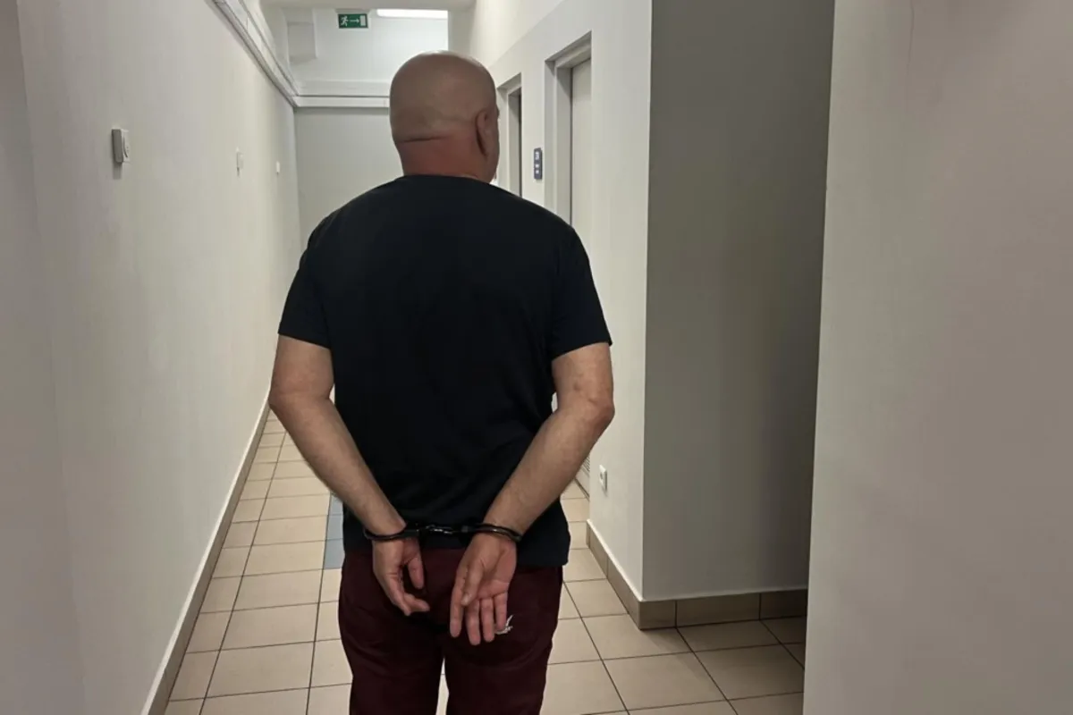 Dwóch mężczyzn usłyszało zarzuty i trafiło do aresztu za rozbój w domu starszej kobiety z Żarek w gminie Libiąż