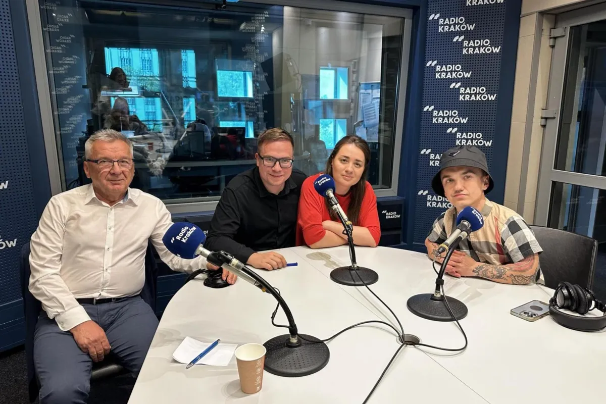 Influencer i polityk to najmniej szanowane zawody w Polsce. Dlaczego mamy o nich tak złe zdanie?