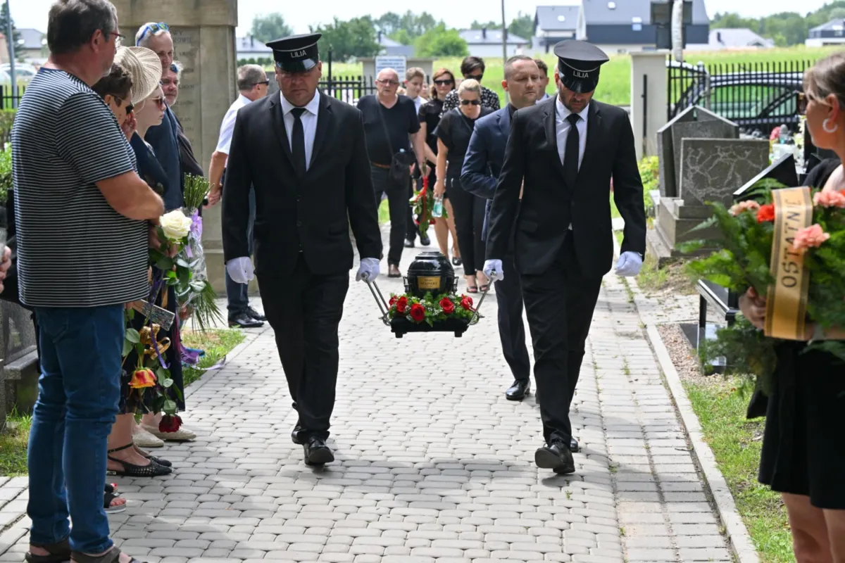 Rodzina, aktorzy, przyjaciele ze "Słowackiego" pożegnali Feliksa Szajnerta