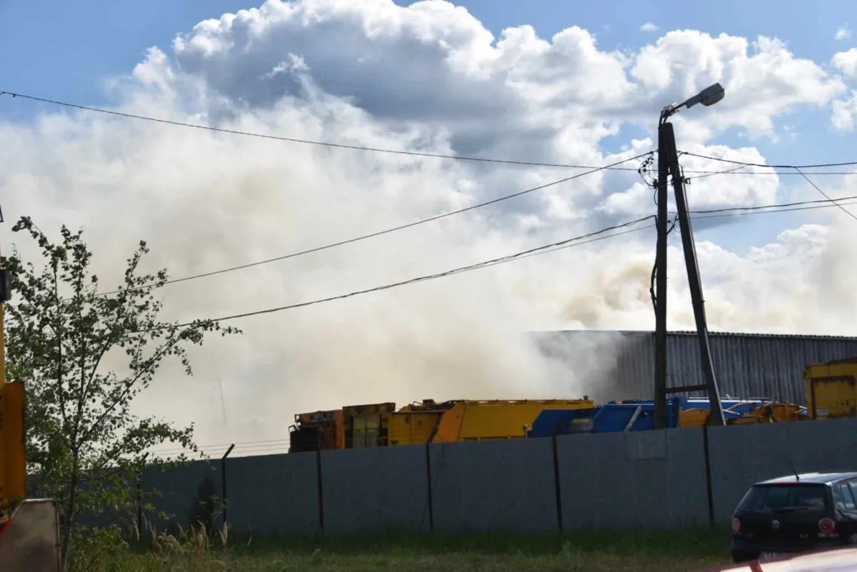 Pożar na składowisku w Tarnowie, paliły się meble