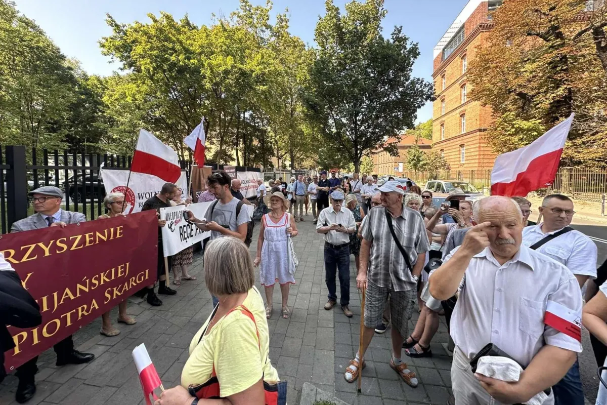 Protestują przeciwko reformie szkolnictwa: "Nie dla deprawacji w szkołach"