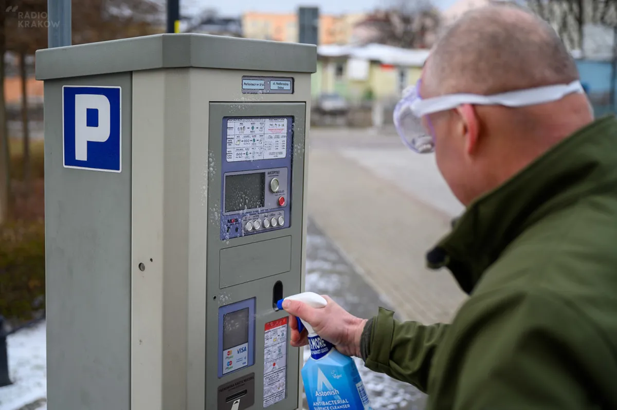 Pogoda nie ma znaczącego wpływu na rozprzestrzenianie się COVID-19