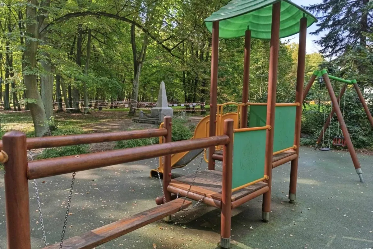 Mieszkańcy Bolesławia boją się kolejnych zapadlisk. "Co będzie dalej? Zobaczymy"