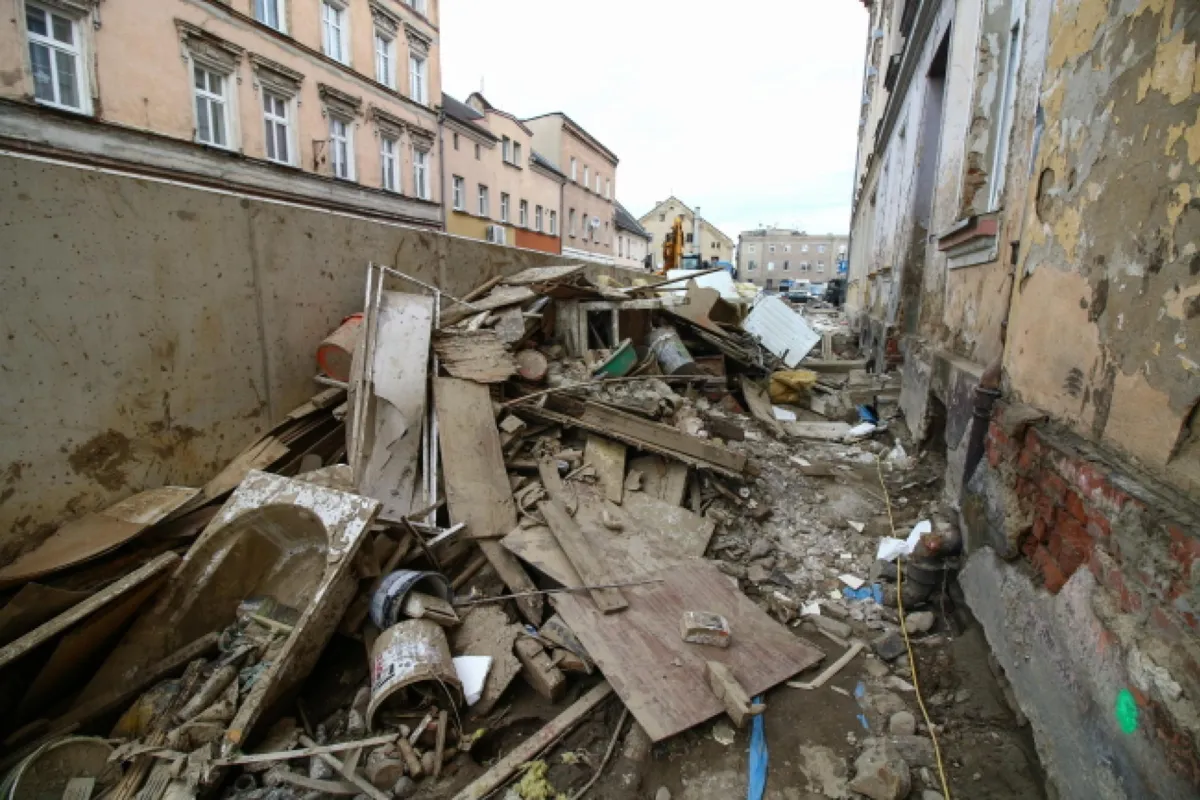 Fałszywe zbiórki i szabrownictwo na terenach objętych powodzią