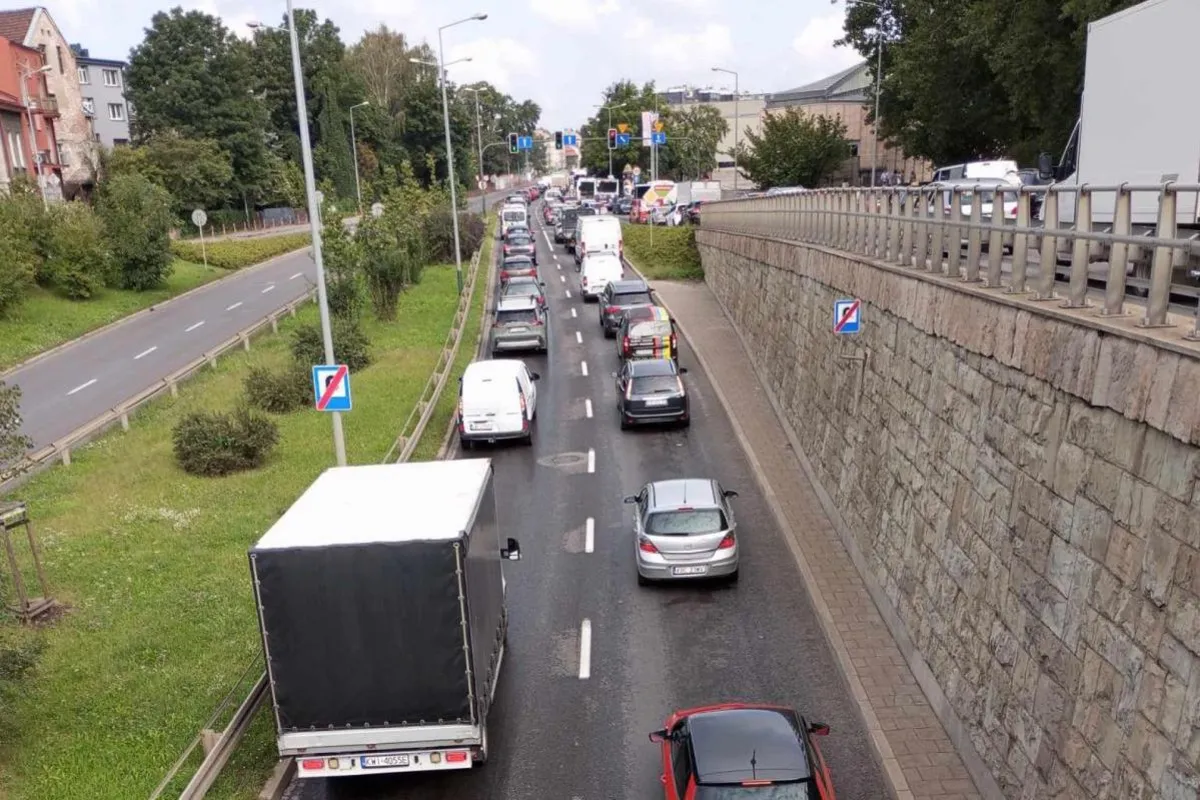 Śmiertelny wypadek na A-4, zablokowana autostrada. Aktualności komunikacyjne