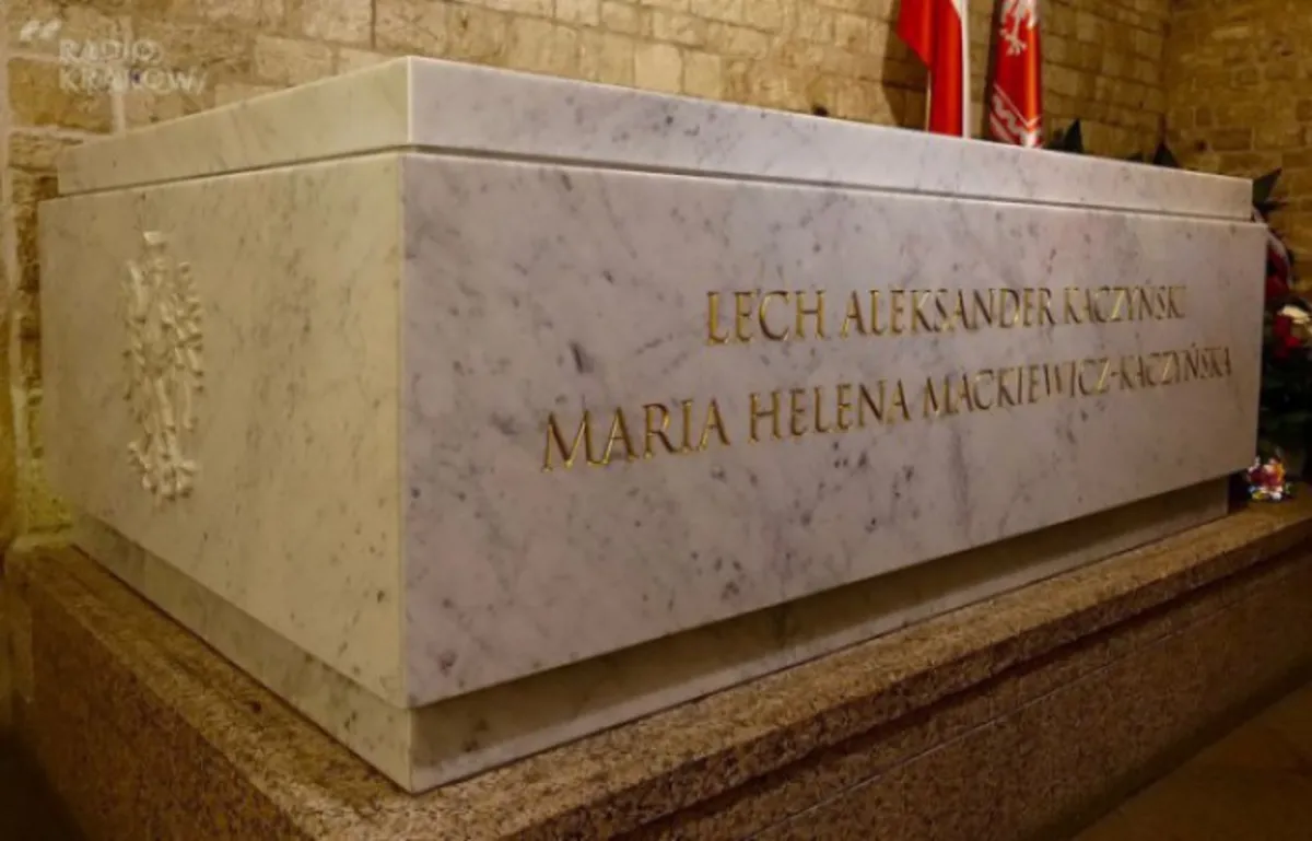 Prezes PiS odwiedził grób Lecha i Marii Kaczyńskich