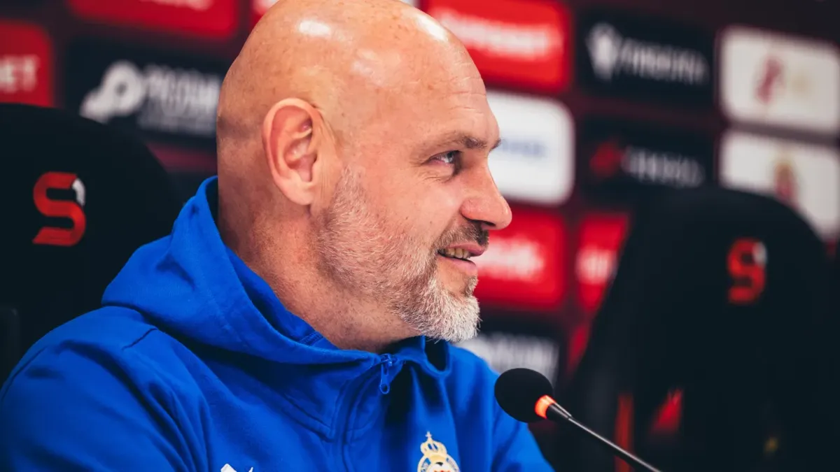 1. liga piłkarska - daleki wyjazd lidera z Niecieczy na koniec 1. rundy. Wisła Kraków zagra przy Reymonta 22