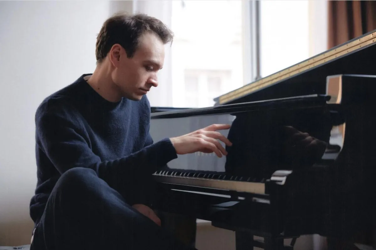 Zwycięzca Konkursu Królowej Elżbiety, Jonathan Fournel, po raz pierwszy w Filharmonii Krakowskiej - 29-30.11.2024