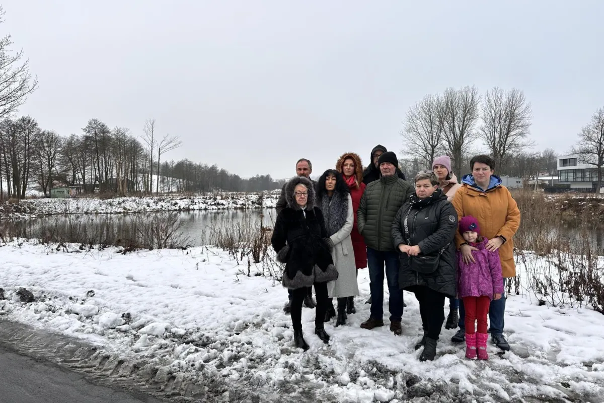 Mieszkańcy chcą uratować lokalną atrakcję przed dewastacją. Właściciel terenu: "Na moich stawach jest porządek"