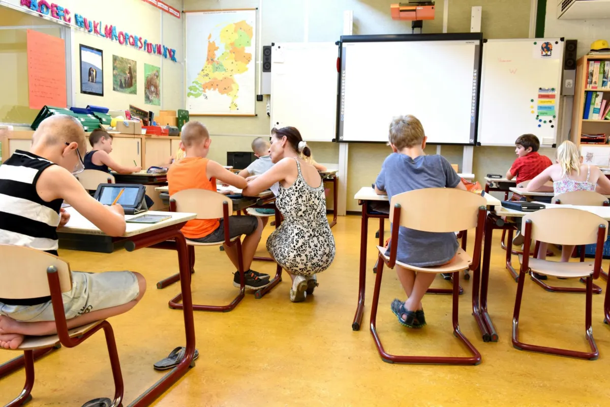Proces nauczania powinien zaczynać się od budowania relacji. „Jeżeli nie zbuduję z uczniem relacji, on mi nie zaufa”