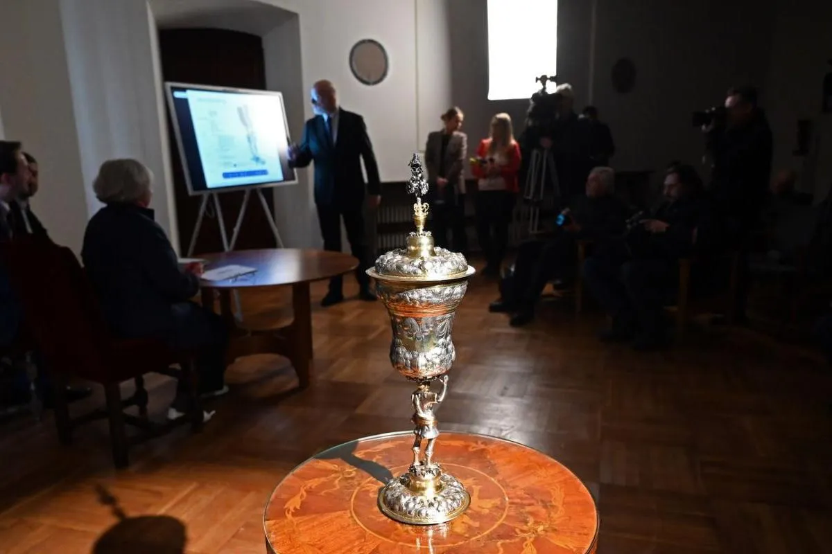  Barokowy puchar podarowany Zamkowi Królewskiemu na Wawelu