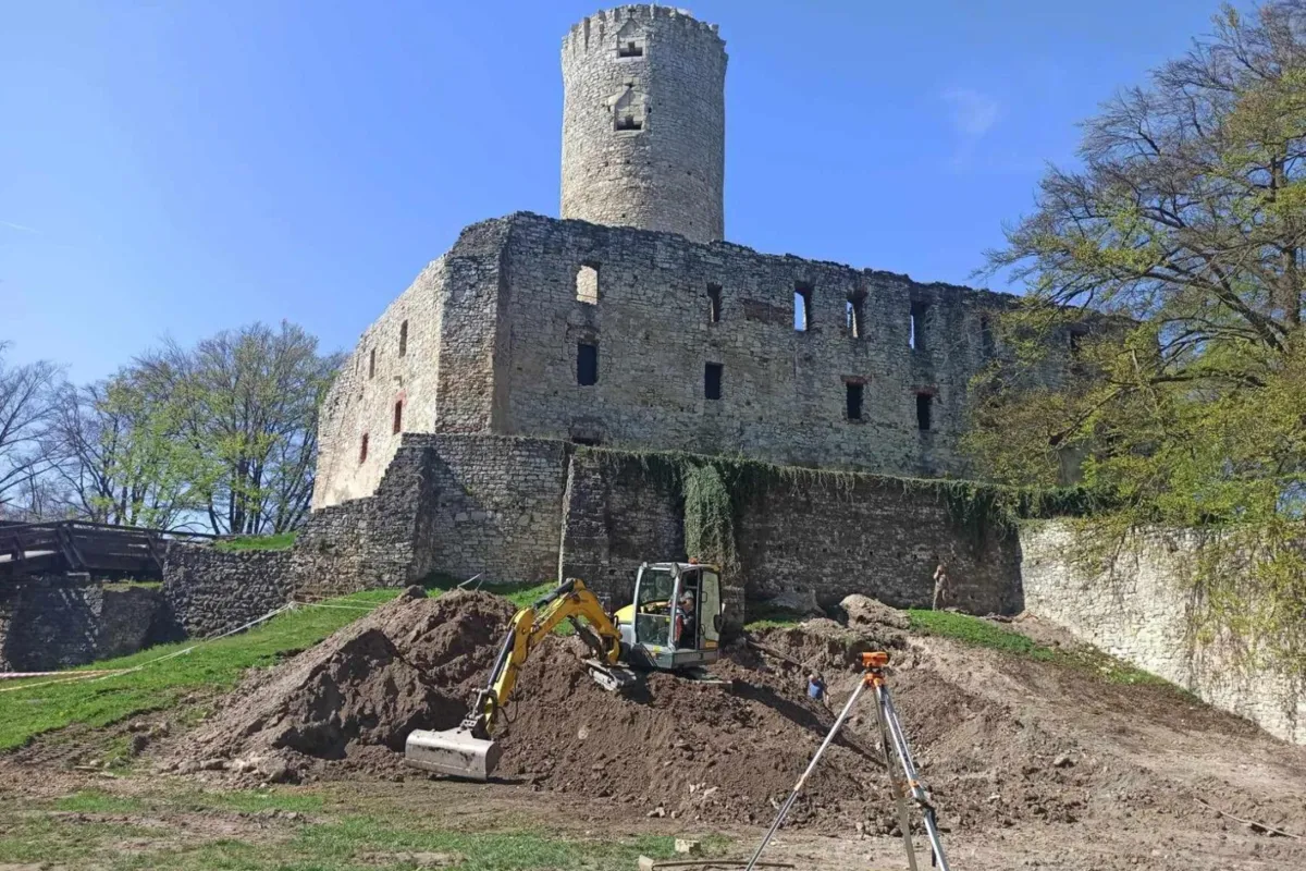 Niezwykła architektura, historyczne artefakty i piękne widoki. Zamek Lipowiec ponownie otwiera swoje podwoje