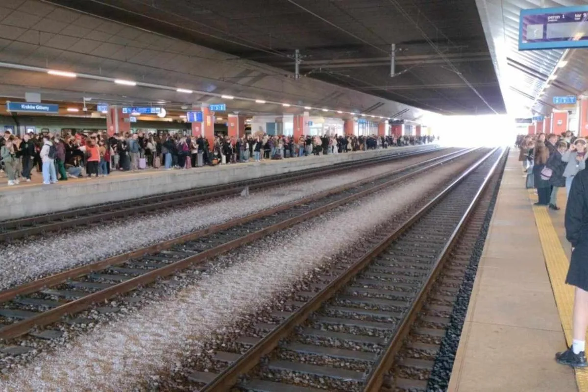 "Podróż to walka o przetrwanie". Koszmar w pociągach na trasie z Krakowa do Chrzanowa