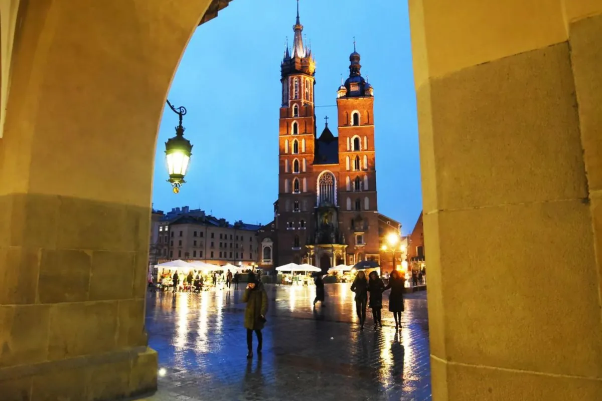 Pochmurna sobota z opadami deszczu i deszczu ze śniegiem
