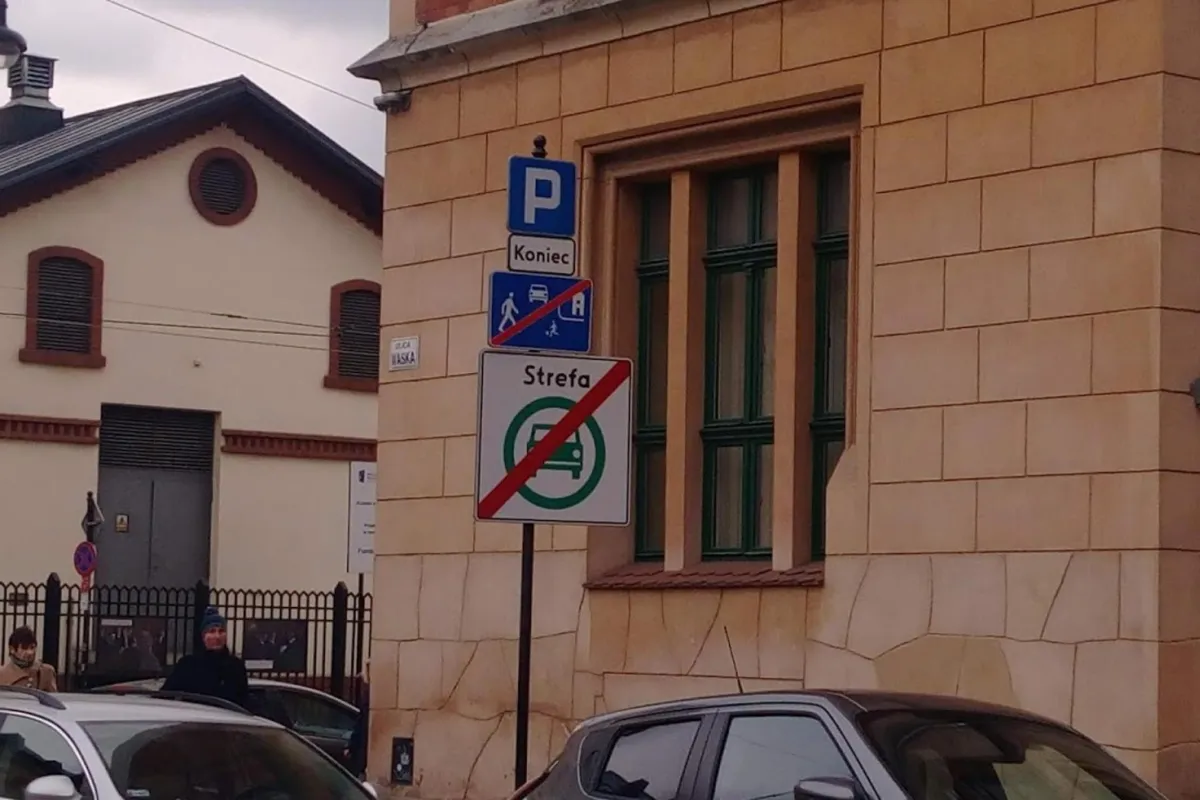 Strefa Czystego Transportu w Krakowie: kto zapłaci za wjazd, a kto uniknie opłat?