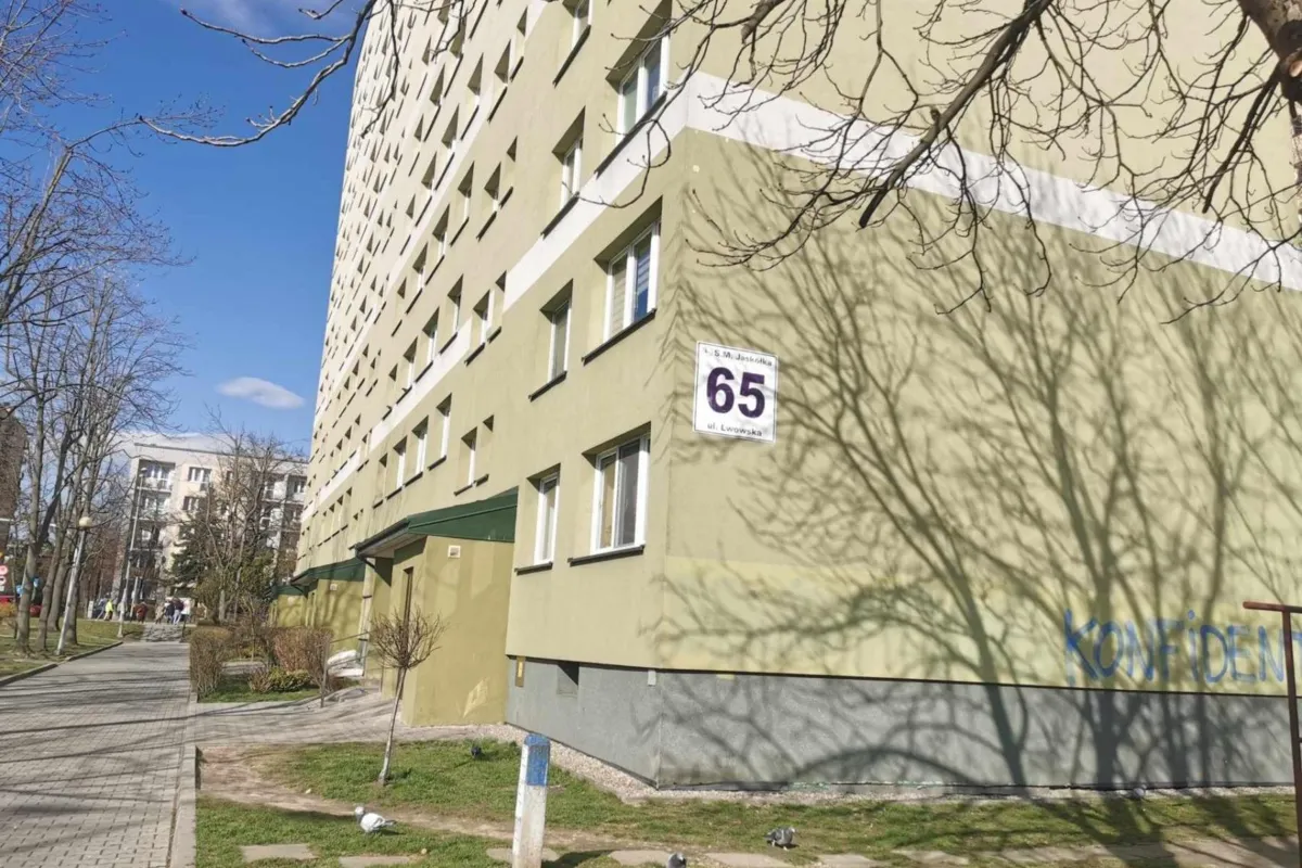 Tarnów: przez całą noc ratowali mieszkania przed zalaniem. Mieszkańcy mają żal do spółdzielni