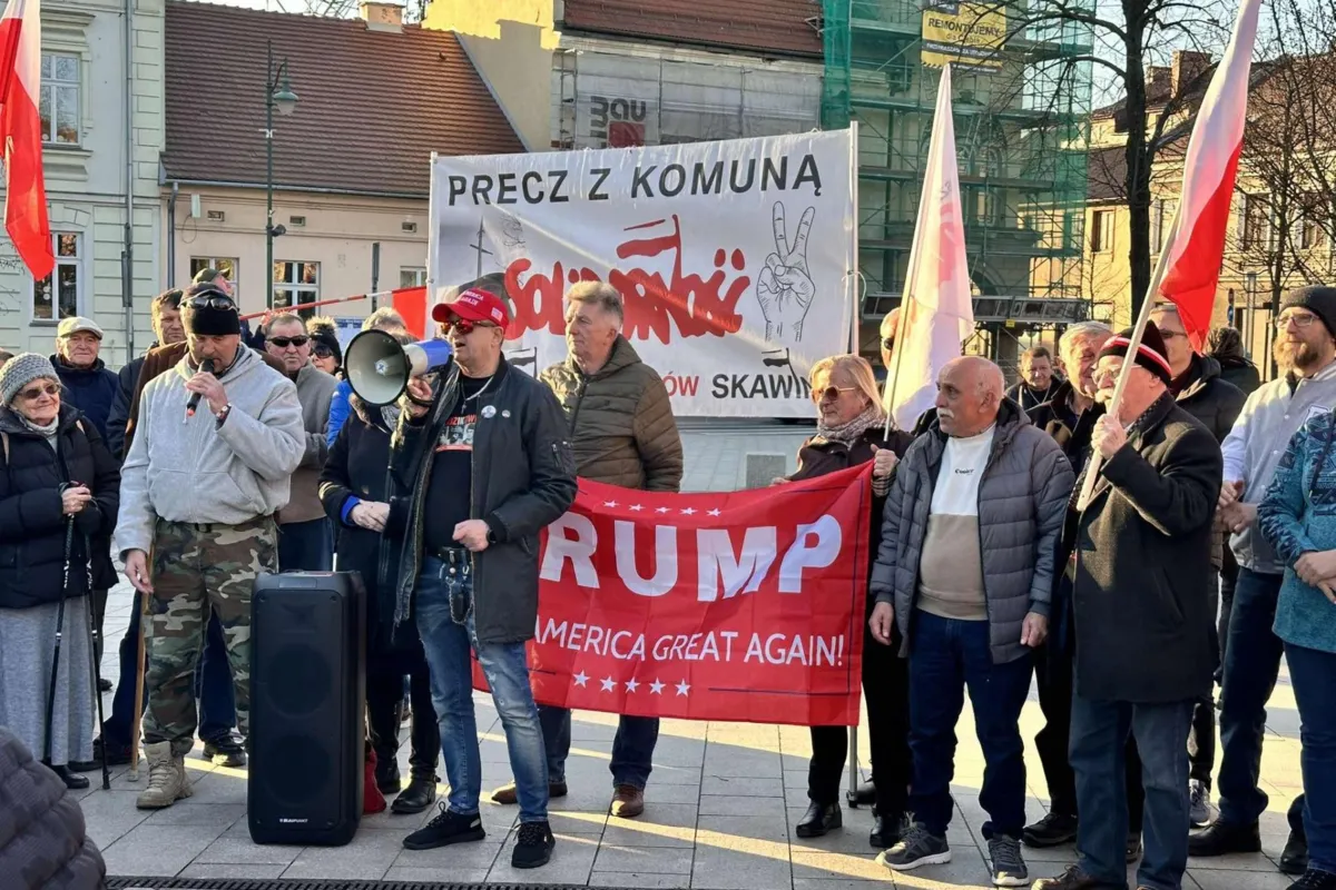 Ryszard Majdzik powinien mieć pozwolenie na broń znalezioną w jego mieszkaniu. Ale go nie miał