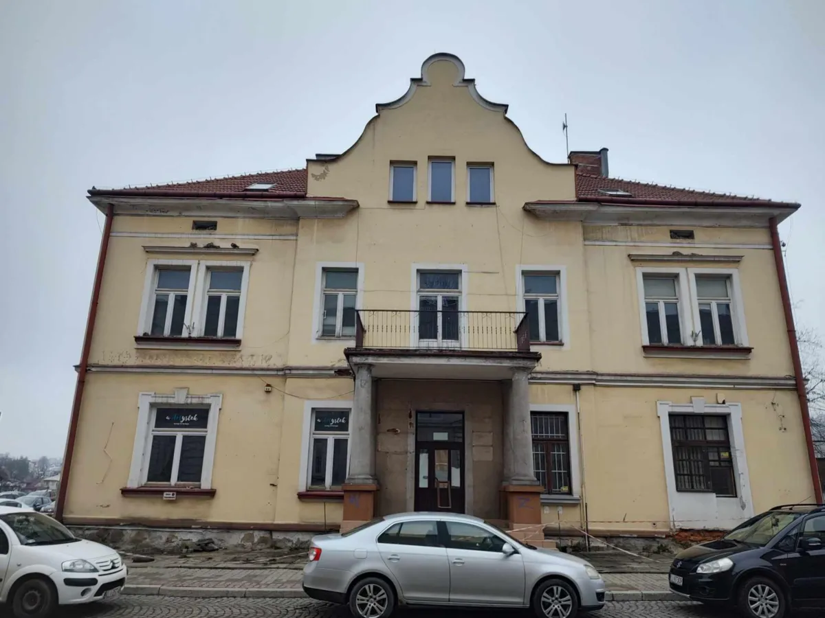 Był świadkiem trudnej historii, teraz może zniknąć. Czy uda się uratować Pałacyk pod Pszczółką?