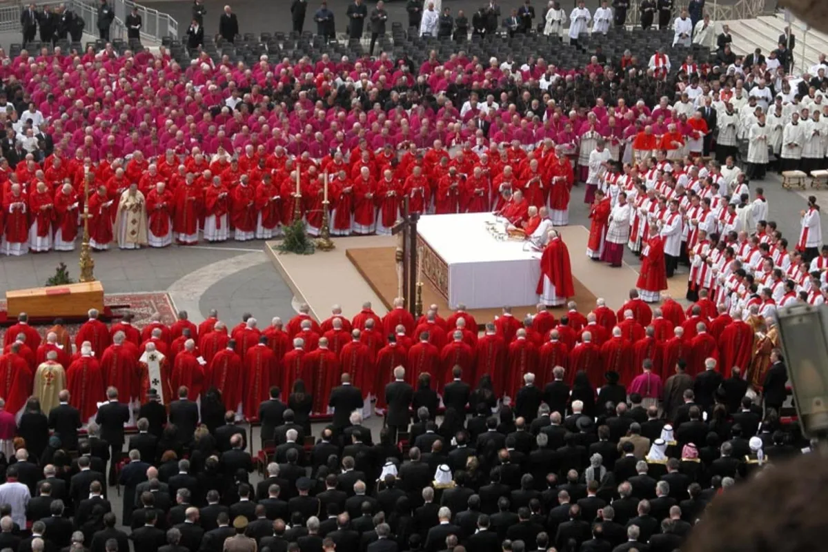 20. rocznica pogrzebu Jana Pawła II, największej takiej ceremonii w historii