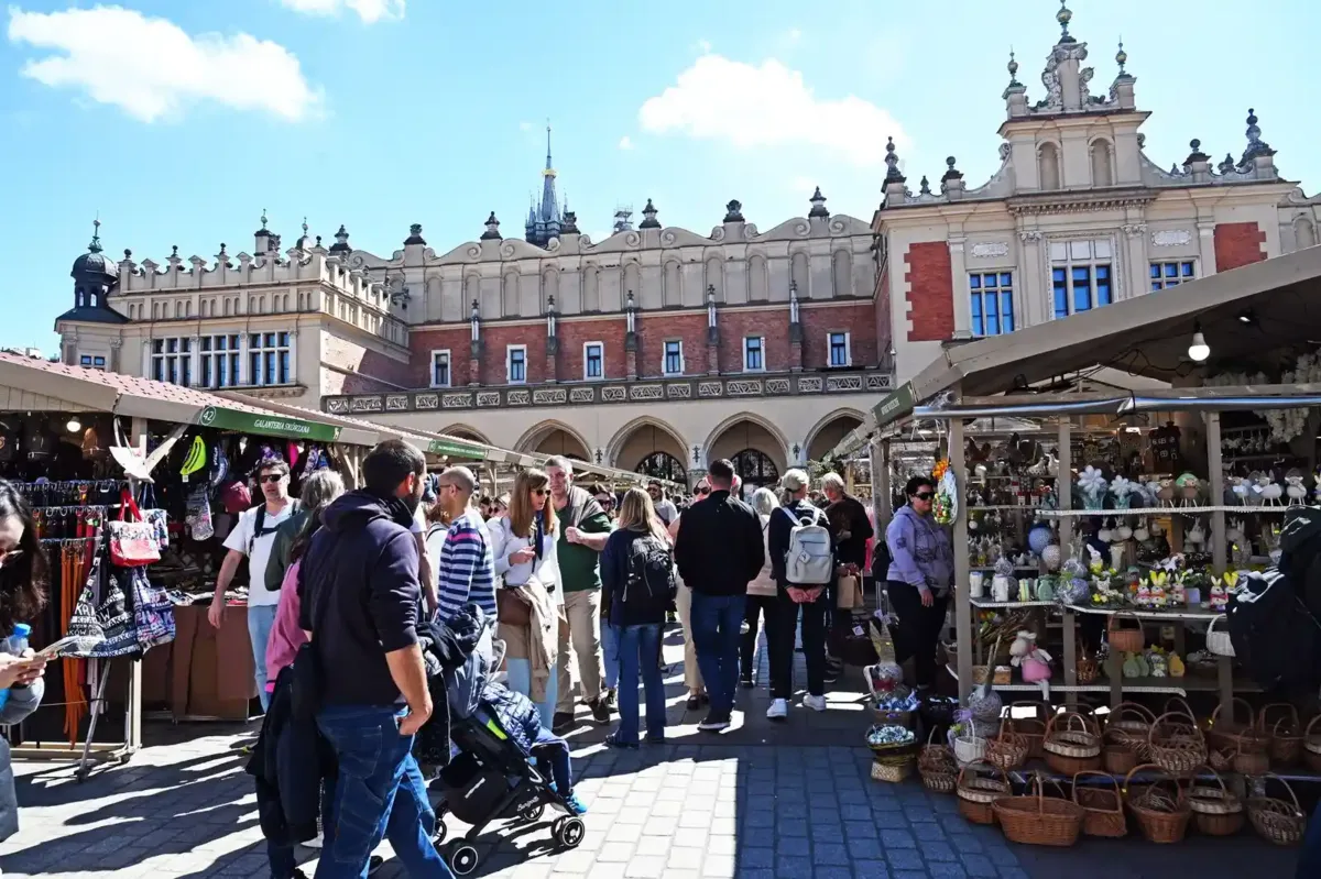 Tysiące turystów zjechało do Krakowa na Święta Wielkanocne