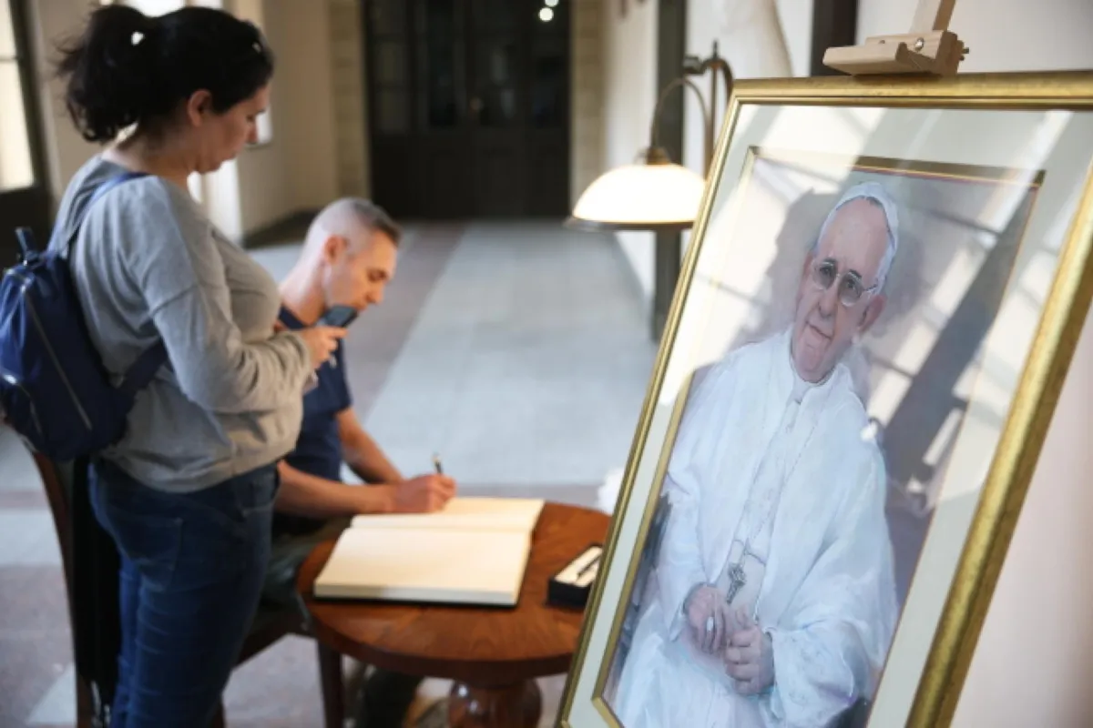 Pogrzeb papieża Franciszka w sobotę. Do Rzymu poleci para prezydencka, w Polsce dzień żałoby narodowej