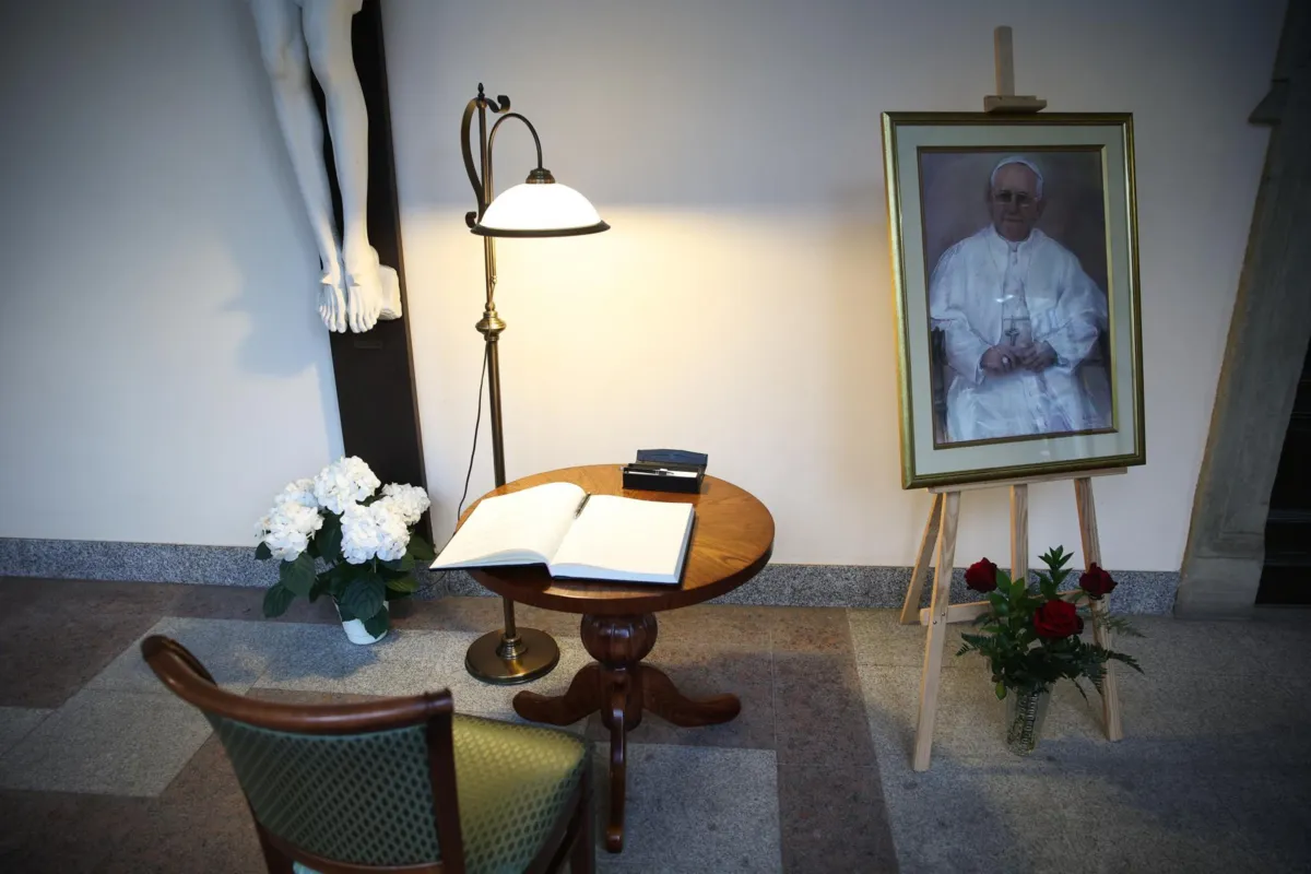 Premier zatwierdził żałobę narodową w dniu pogrzebu papieża Franciszka