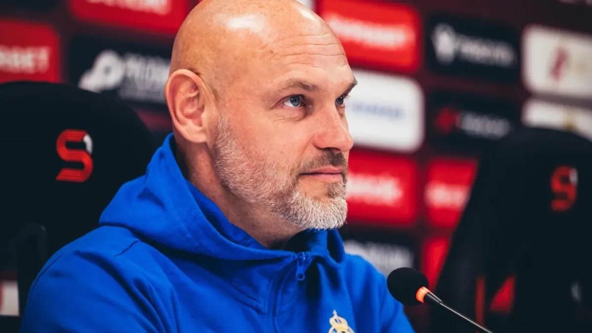 1. liga piłkarska - Arka i Bruk-Bet mogą awansować już w tej kolejce. Dzisiaj Wisła Kraków-Wisła Płock. Transmisja